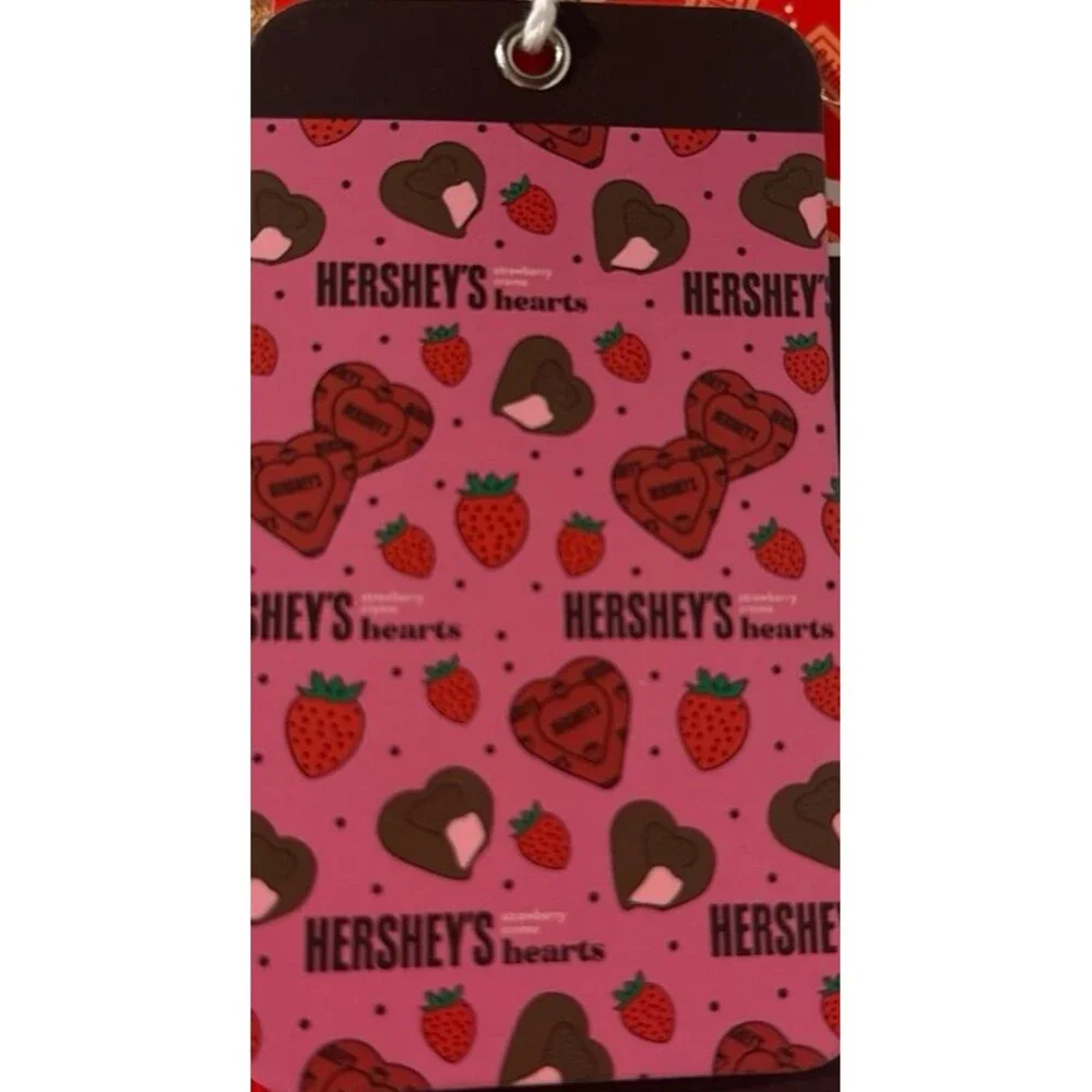 Viral Hersey’s Valentine Blanket “Strawberry Crème Hearts